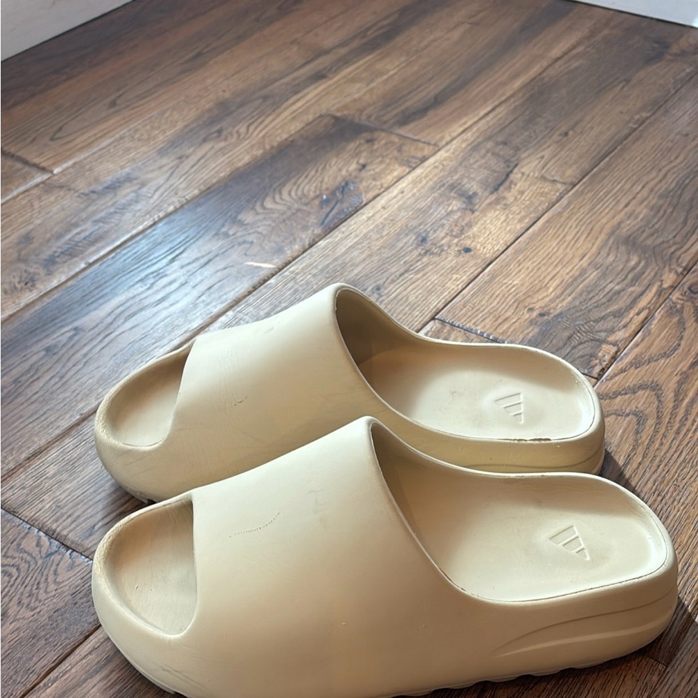 Mens adidas Yeezy slides